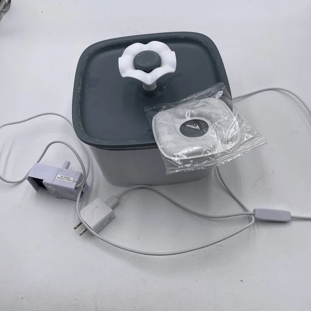 Veken VK022 Automatic Cat Water Fountain 84oz.‎ VGC See Pics